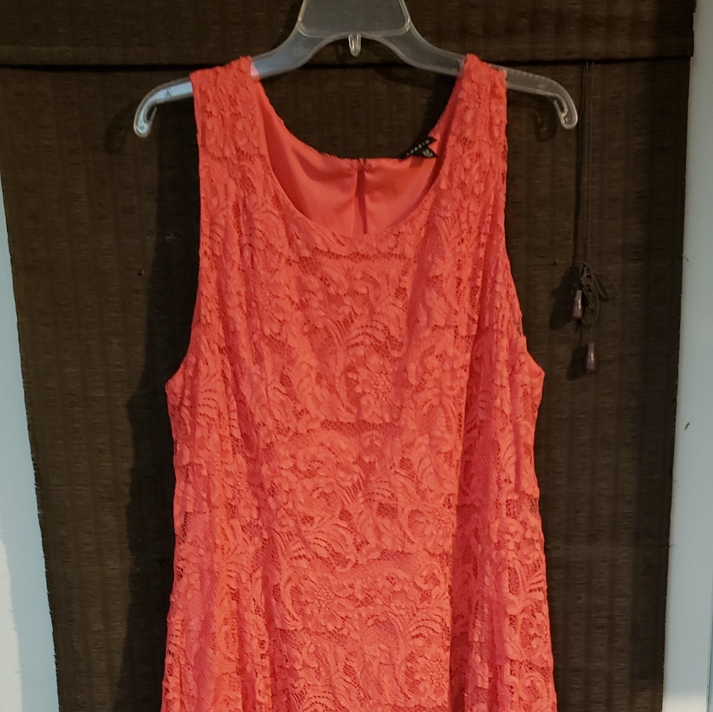 Beautiful coral dress!